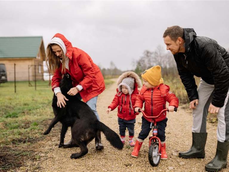 Familie mit Haustier, One Health